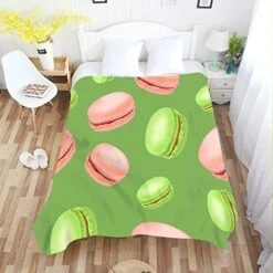 AOYEGO Colorful Macaroon Soft Throw Blanket Cookies Cream Dessert Sweet Food Bakery 30x40 Inch Blanket Flannel Warm Travel Blankets For Pet Dog Cat